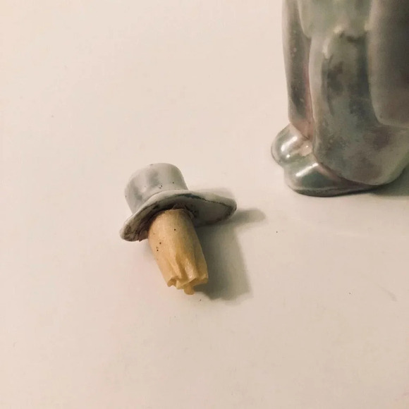 Vintage Penguins Pocket Flask with Cork Stopper  4.5 Inch Tall Figurines - Picture 8 of 16